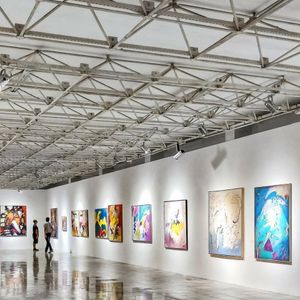 美术馆展览现场的短视频封面画面